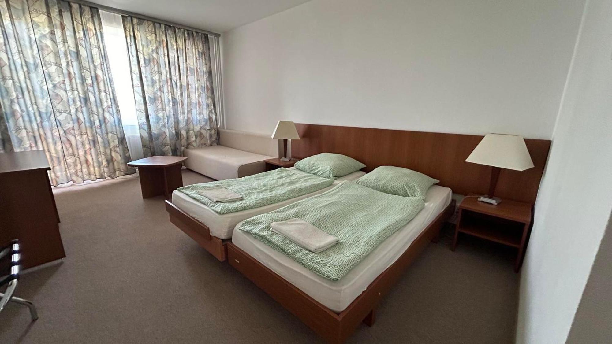 Aranypart Szallo-Koezoessegi Szallashely Siófok Extérieur photo